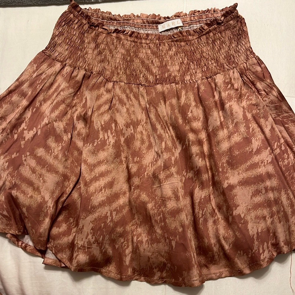 KARLIE burnt orange printed skort with ruched waistband, size L
